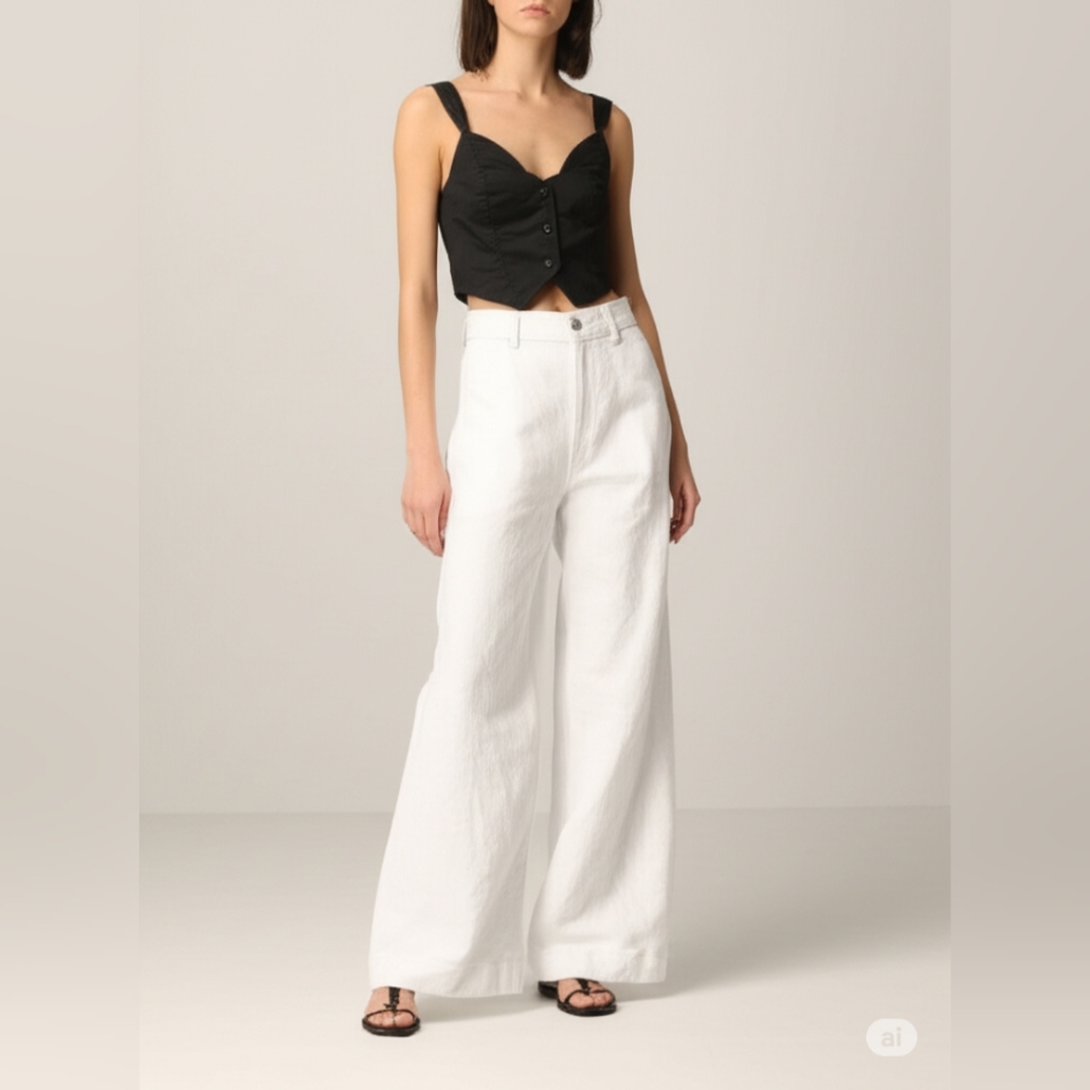 Concept Crop Top - Picture 2 of 10